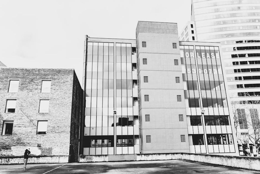 Kevin Bidwell באתר PEXELS urban renewal